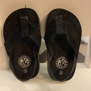 Toddler sandals with back straps 🔥 4/$20 or 🌼 3/$18